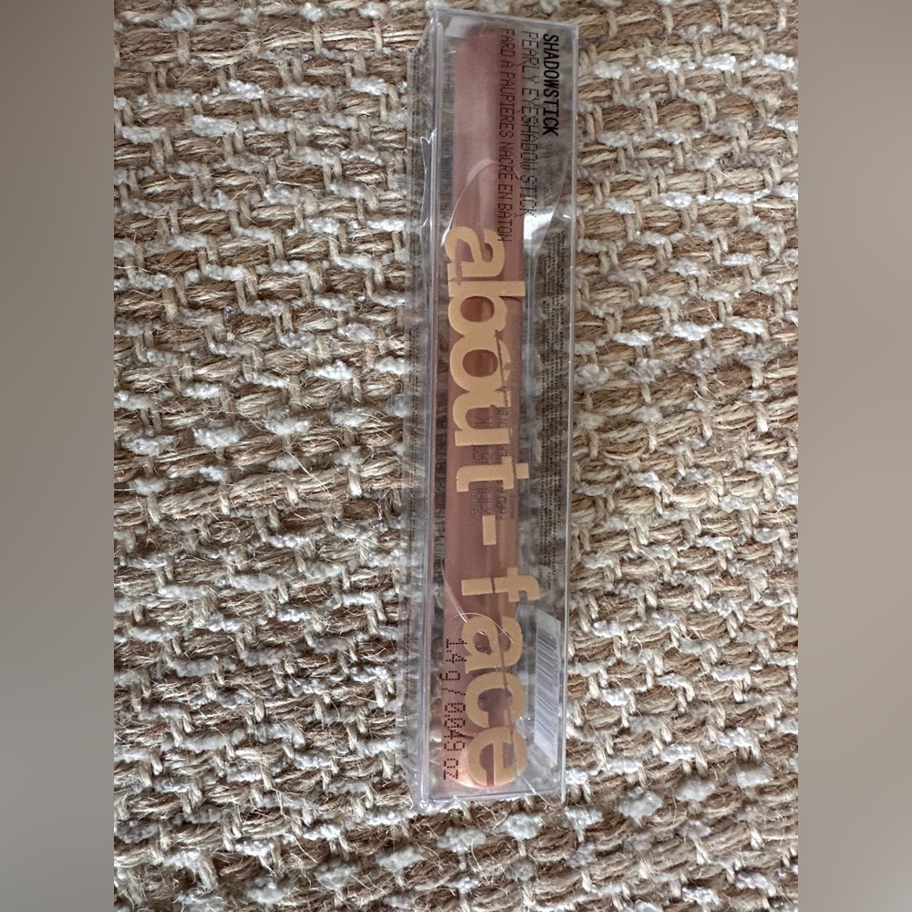 About-Face Eyeshadow stick